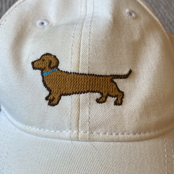 White seaside hat with dog - Picture 5 of 5